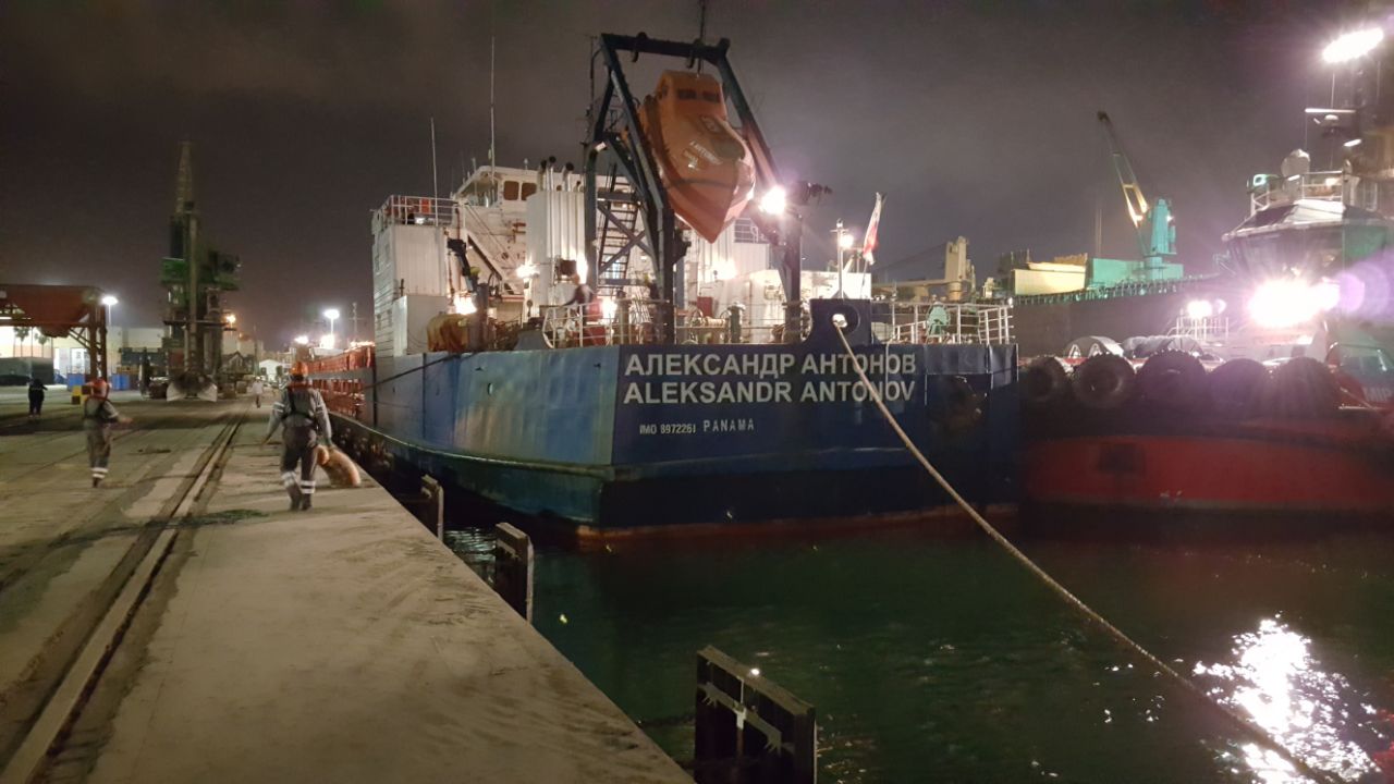 MV ALEKSANDR ANTONOV- DISCHARGING OPERATION